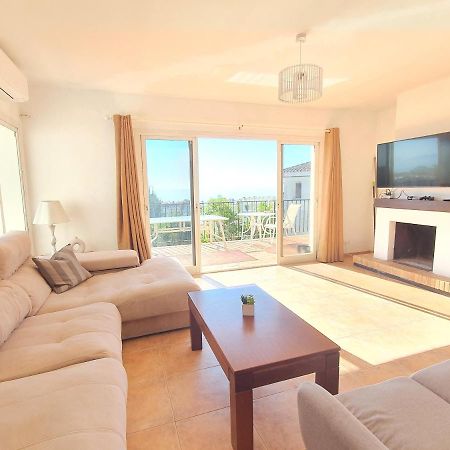 Beautiful 5 Bedroom Villa With Private Pool With Stunning Sea Views, Walking Distances To Shops Restaurants Beach Manilva Zewnętrze zdjęcie