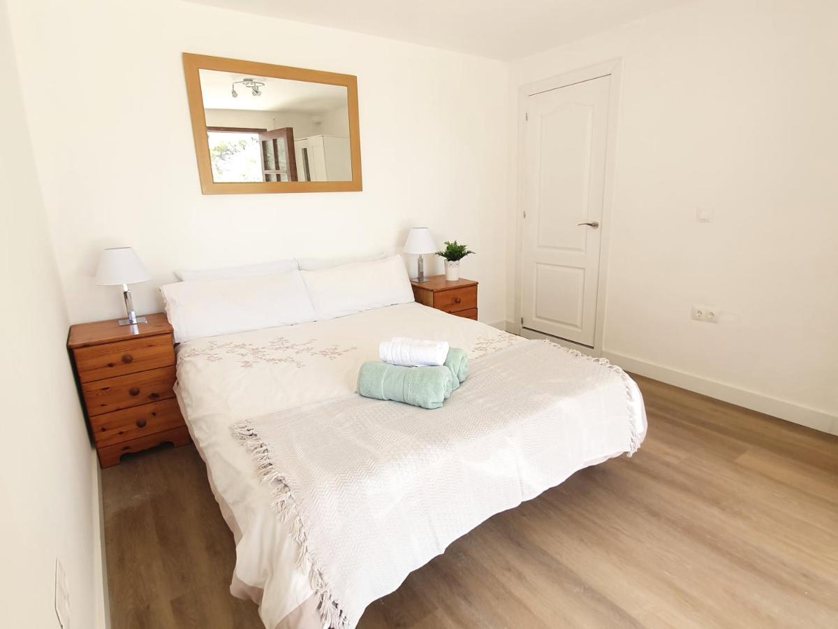 Beautiful 5 Bedroom Villa With Private Pool With Stunning Sea Views, Walking Distances To Shops Restaurants Beach Manilva Zewnętrze zdjęcie